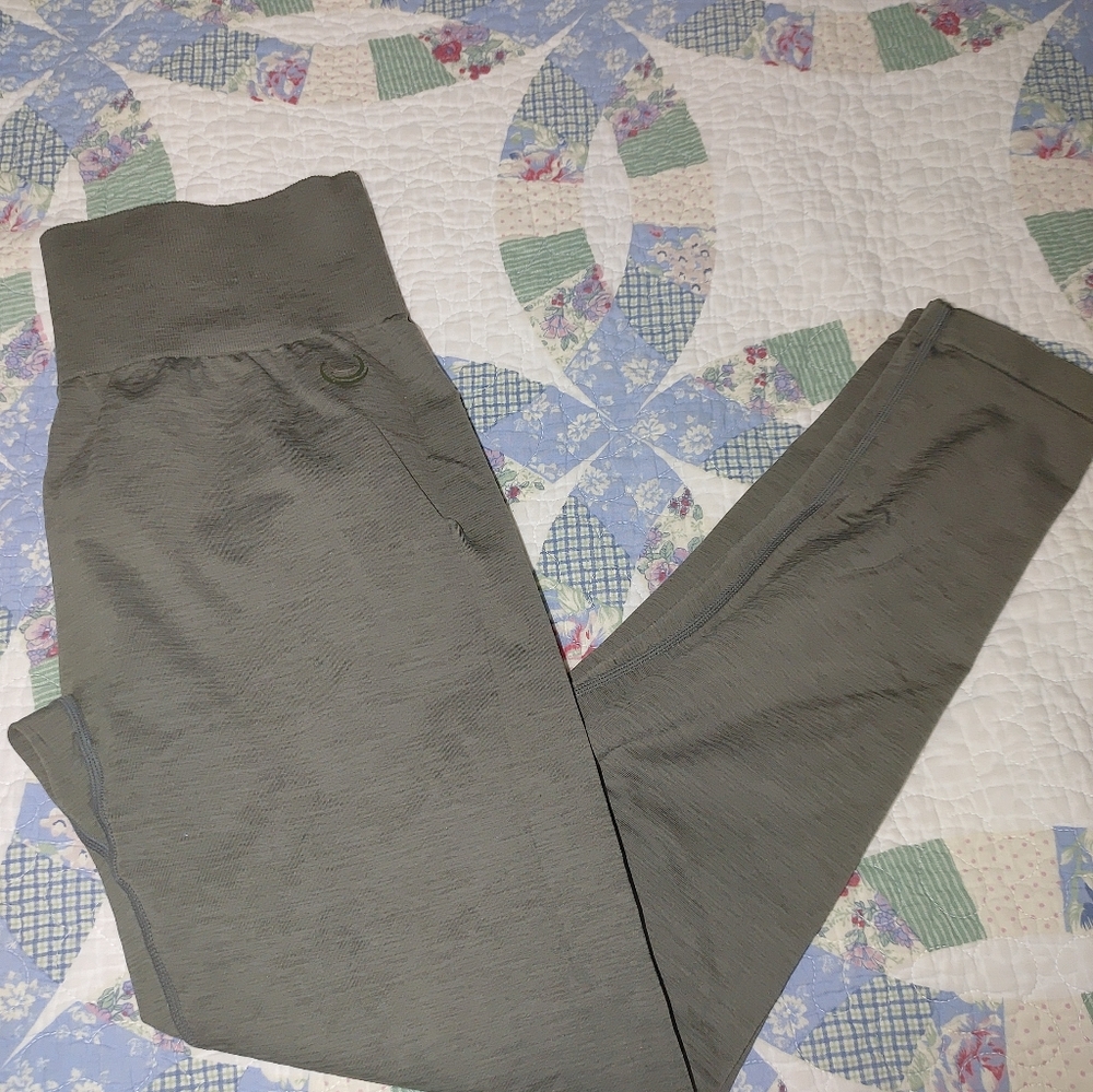 Lazuli Label scrunch seamless essential leggings